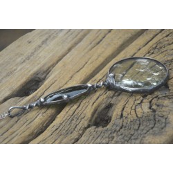 Zielona długa lupa - witrażowy wisior