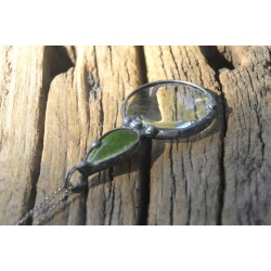 Zielona ceramika - witrażowy wisior lupa do czytania