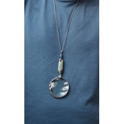 Turkusowa lupa z ceramiką - witrażowy wisior