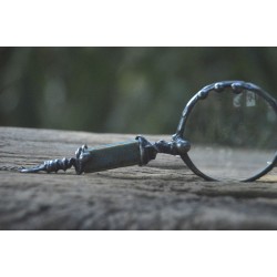 Turkusowa lupa z ceramiką - witrażowy wisior