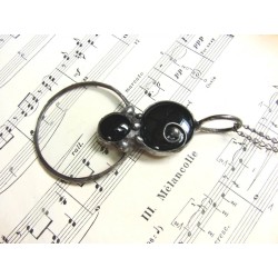 Czernie - witrażowy wisior na łańcuszku