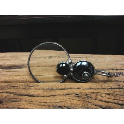 Czernie - witrażowy wisior na łańcuszku