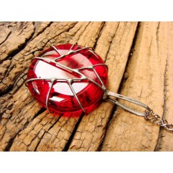 Geometria  - czerwony witrażowy wisior na łańcuszku