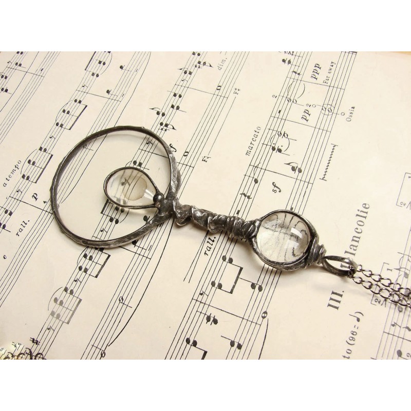 Z kroplą - wisior witrażowy lupa do czytania