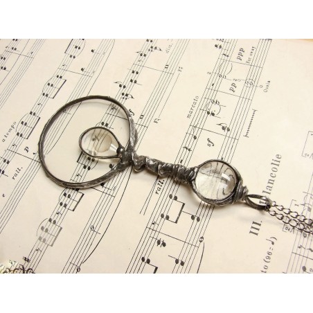 Z kroplą - wisior witrażowy lupa do czytania