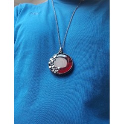 Krople kropelki  - czerwony witrażowy wisior na łańcuszku