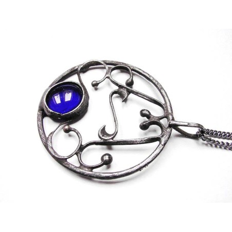 Ornamenty z granatem  - antyczny witrażowy wisior na łańcuszku