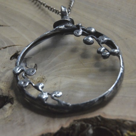 Kropelkowa -  witrażowy wisior lupa do czytania