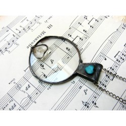 Sercowa   -  witrażowy wisior lupa