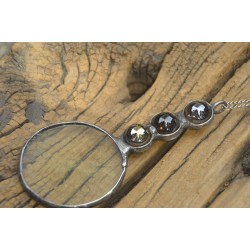 Dymna - witrażowy  wisior lupa na łańcuszku