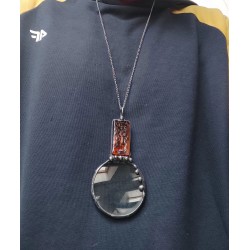 Nieregularny brąz  - witrażowy wisior lupa do czytania