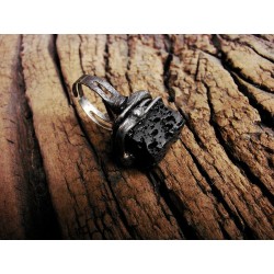 Lawa wulkaniczna  - witrażowy regulowany pierścionek