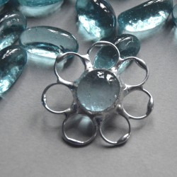 Błękitny kwiatek  - witrażowa broszka