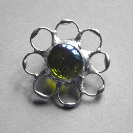 Oliwkowy kwiatek  - witrażowa broszka