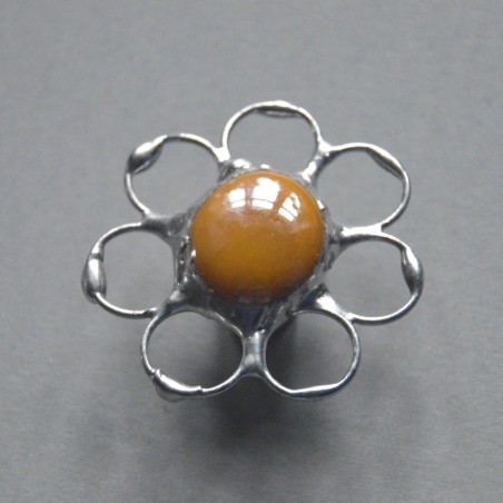 Pomarńczowy kwiatek  - witrażowa broszka