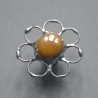 Pomarńczowy kwiatek  - witrażowa broszka