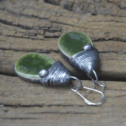 Zielone ceramiczne krople crackle- szkliwione kolczyki ceramiczne