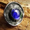 Granatowy z rondem - regulowany pierścionek