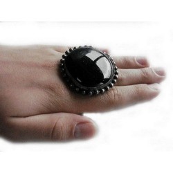Czerń w koronie - regulowany pierścionek