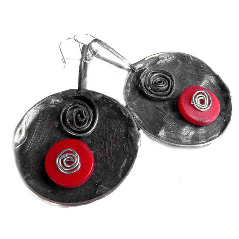 Koralowe tarcze - okrągłe kolczyki witrażowe