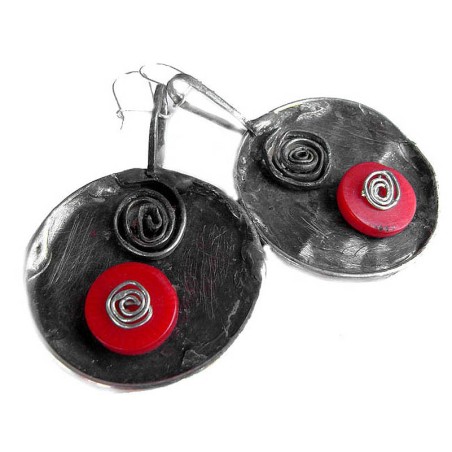 Koralowe tarcze - okrągłe kolczyki witrażowe