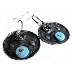 Howlitowe tarcze - okrągłe kolczyki witrażowe