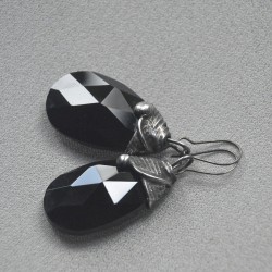 Black drops - szklane fasetowane kolczyki witrażowe