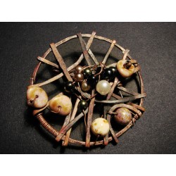 Grochy na okrągło - Broszka z miedzi