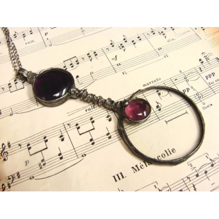 Długa ametystowa - wisior witrazowy lupa do czytania