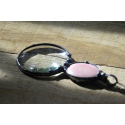 Różana  - wisior witrażowy lupa do czytania z howlitem