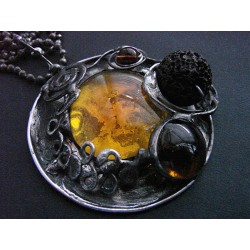 Miodowy witrażowy wisior z lawą wulkaniczną