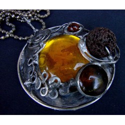 Miodowy witrażowy wisior z lawą wulkaniczną