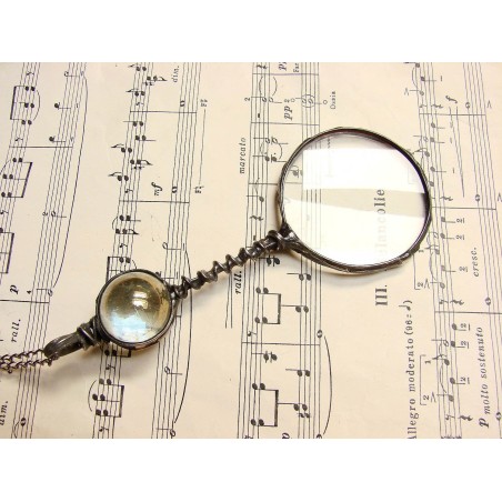 Szklana kula - wisior witrażowy lupa do czytania