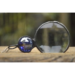 Granatowa kula  - wisior witrażowy lupa do czytania