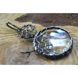 Pajęczyna  - wisior witrażowy lupa do czytania