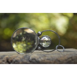 Transparentna kula  - wisior witrażowy lupa do czytania