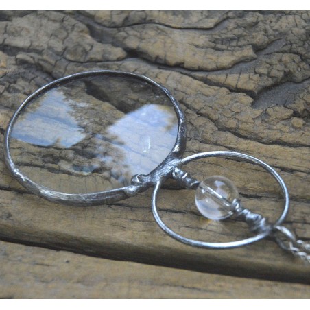 Okrągłości - wisior witrażowy lupa do czytania