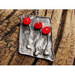 Maki czerwone - wisior z czerwonego korala