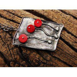 Maki czerwone - wisior z czerwonego korala