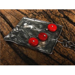 Maki czerwone - wisior z czerwonego korala