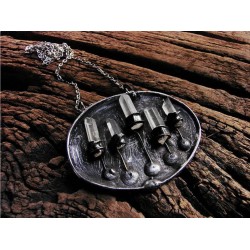 Kwiaty - wisior z górskich kryszałów